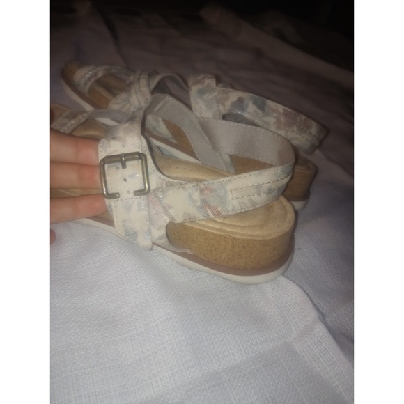 Clarks Collection Adjustable Sandals Brynn‎ Step Sand Floral 8.5M pre-owned - Picture 3 of 7